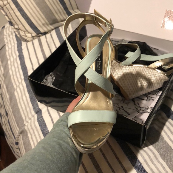 White House Black Market Wedges - Picture 4 of 5